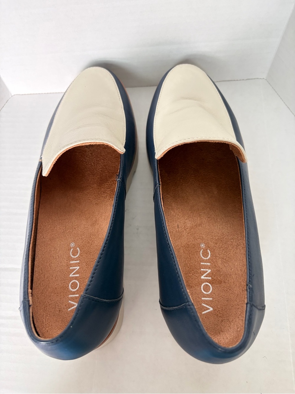 Vionic Kensley Loafer Women’s Size 7 Navy Cream Leather Platform Lug Rubber Sole - Picture 8 of 12
